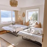 Mountlake House Holiday home